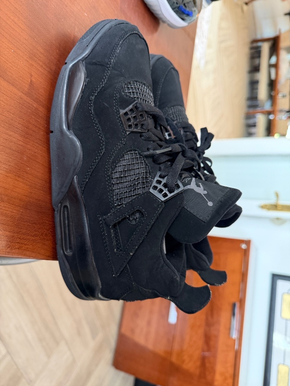 sneakers - Picture 2 of 8
